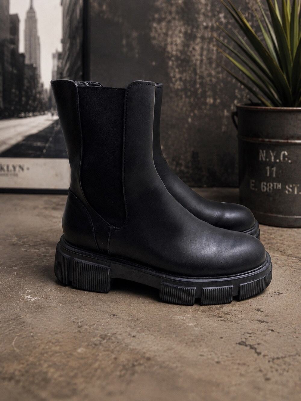 Zara Chunky Chelsea Lug Sole black leather ankle boots NWOB size 38 or US 8